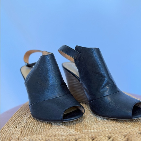 Coach Black Leather Peep Toe Slingback Wedge Sandals Size 8.5 - Picture 8 of 9